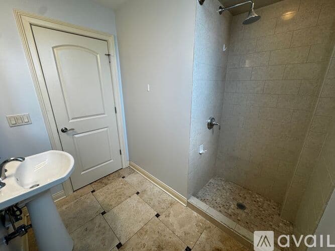 Chicago Apartment: 1334 W Morse Ave