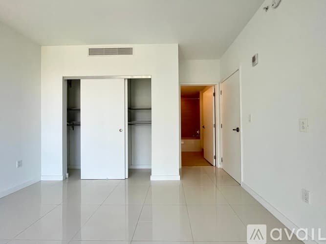 Bay Harbor Islands Apartment: 9940 W Bay Harbor Dr