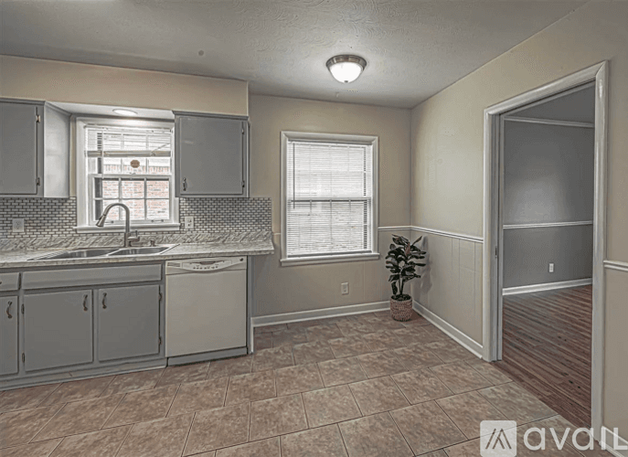 Memphis House: 5585 Milford Road
