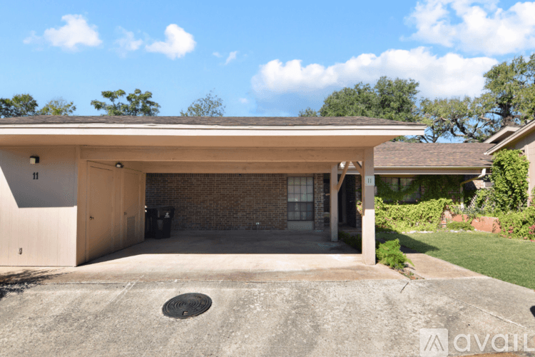 Temple House: 4000 Hickory Rd Apt 11