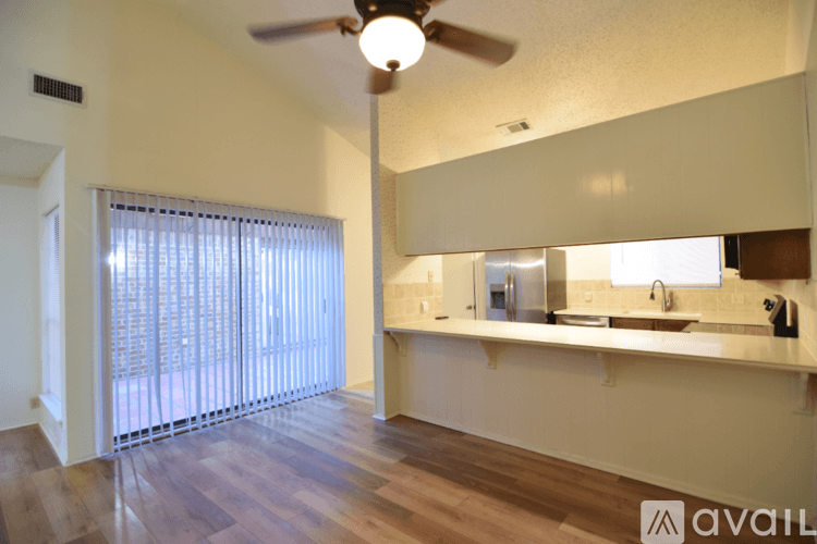 Temple House: 4000 Hickory Rd Apt 11