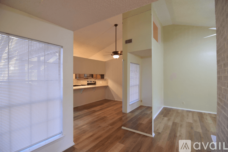 Temple House: 4000 Hickory Rd Apt 11