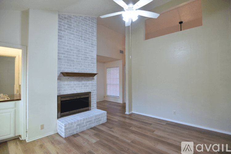 Temple House: 4000 Hickory Rd Apt 11