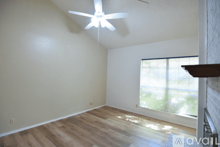 Temple House: 4000 Hickory Rd Apt 11
