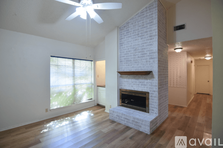 Temple House: 4000 Hickory Rd Apt 11