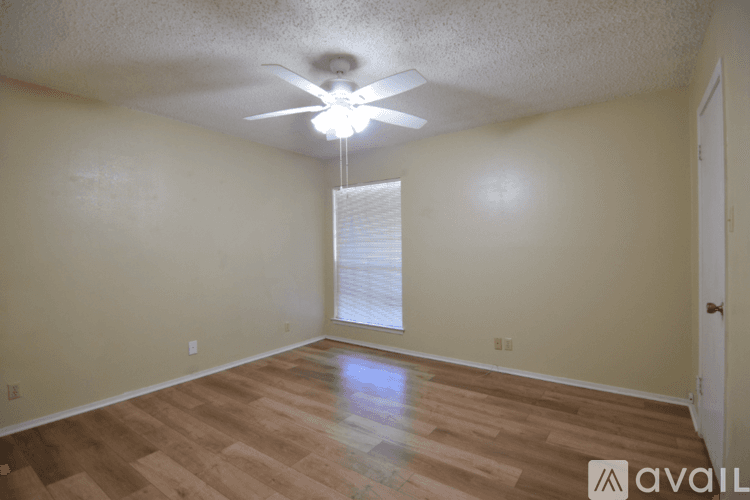 Temple House: 4000 Hickory Rd Apt 11