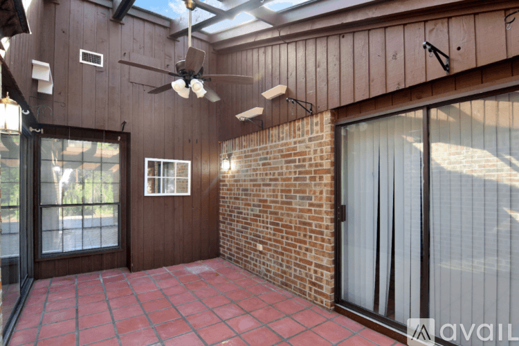Temple House: 4000 Hickory Rd Apt 11