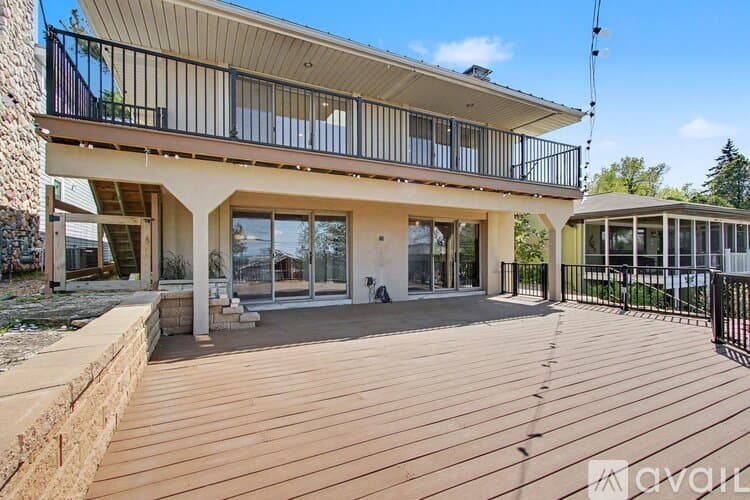 Ogden Dunes House: 31 Shore Drive