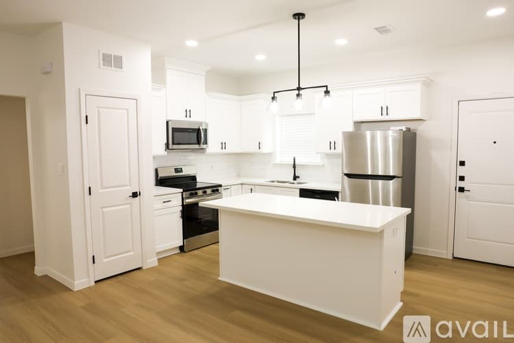 Corpus Christi Apartment: 1525 South 19th Street