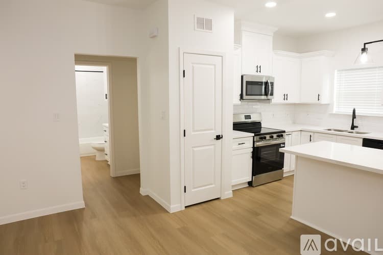 Corpus Christi Apartment: 1525 South 19th Street