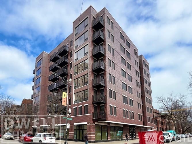Chicago Apartment: 952 W Carmen Ave