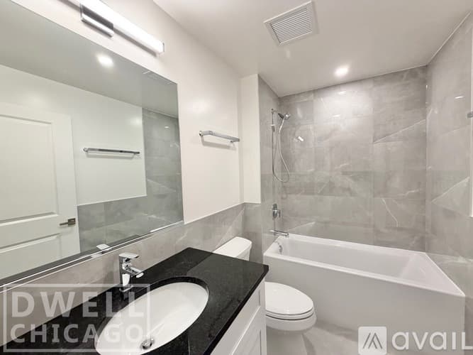 Chicago Apartment: 952 W Carmen Ave
