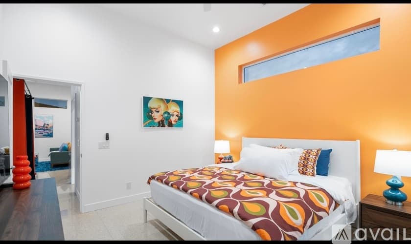 Palm Springs House: 473 1 2 West Sunview Avenue