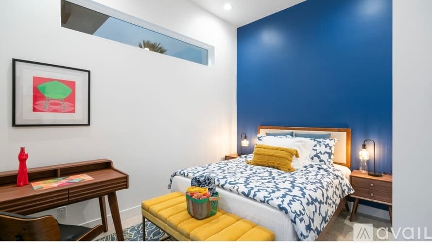 Palm Springs House: 473 1 2 West Sunview Avenue