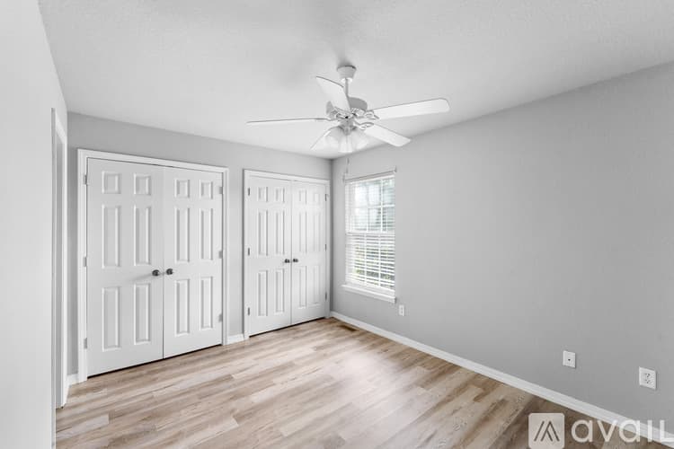 Siloam Springs Apartment: 1908 Azlin Pl