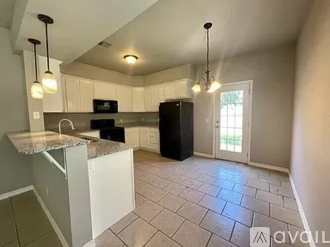 Siloam Springs Apartment: 1908 Azlin Pl
