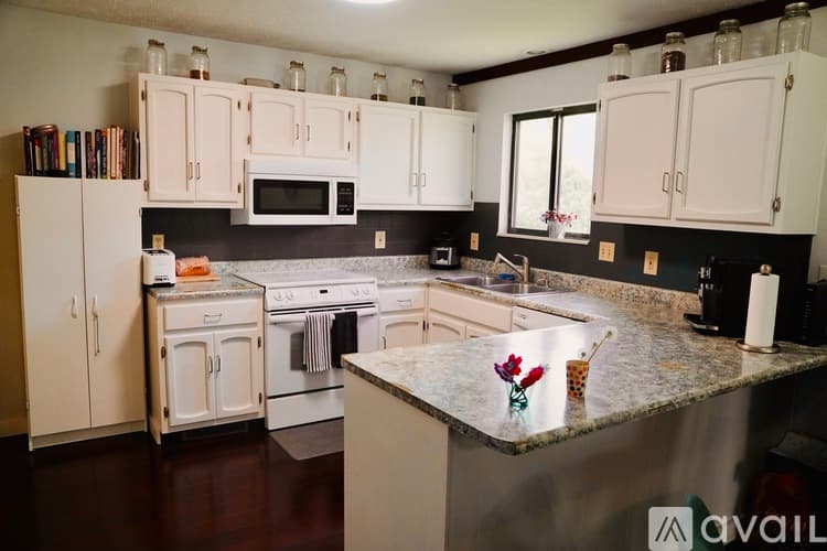 Normal House: 1303 Kingsridge Court