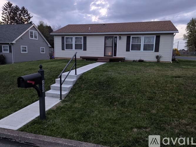 Catasauqua House: 280 Pennsylvania Avenue