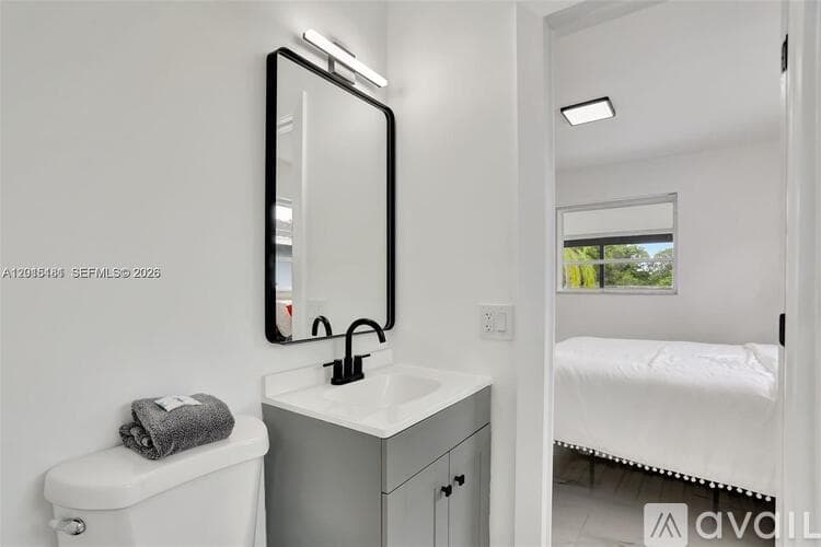 Pompano Beach House: 1220 NE 8th St