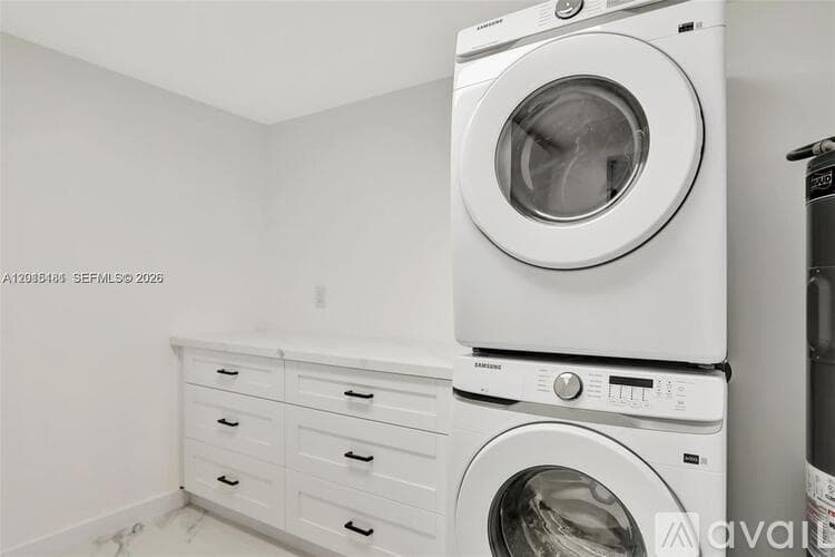 Pompano Beach House: 1220 NE 8th St