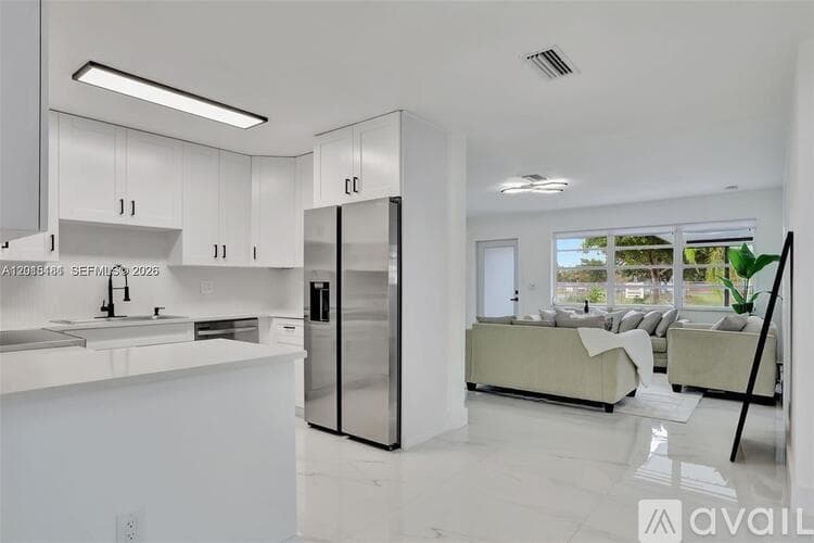 Pompano Beach House: 1220 NE 8th St