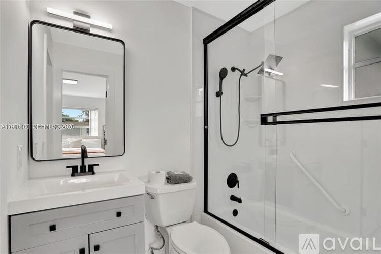 Pompano Beach House: 1220 NE 8th St