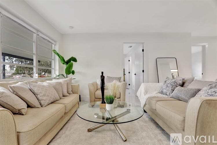 Pompano Beach House: 1220 NE 8th St