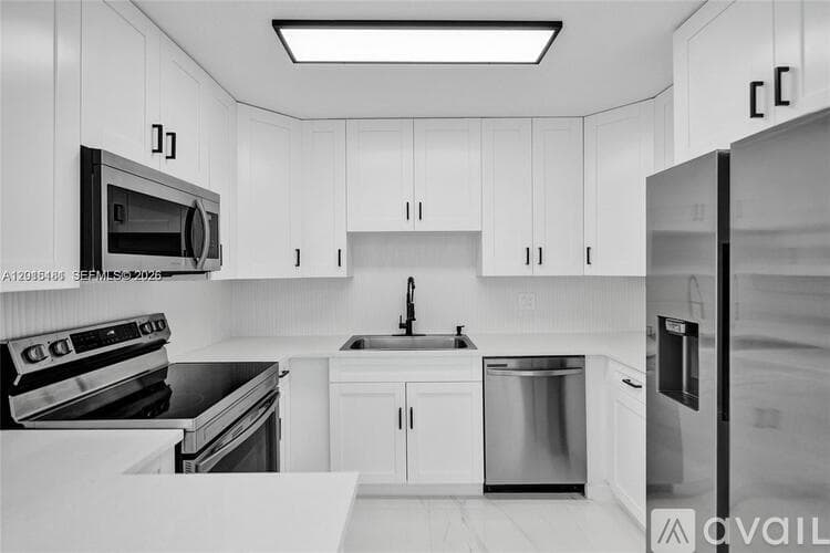 Pompano Beach House: 1220 NE 8th St