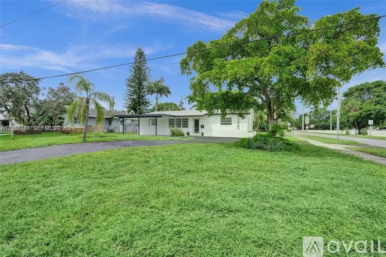 Pompano Beach House: 1220 NE 8th St