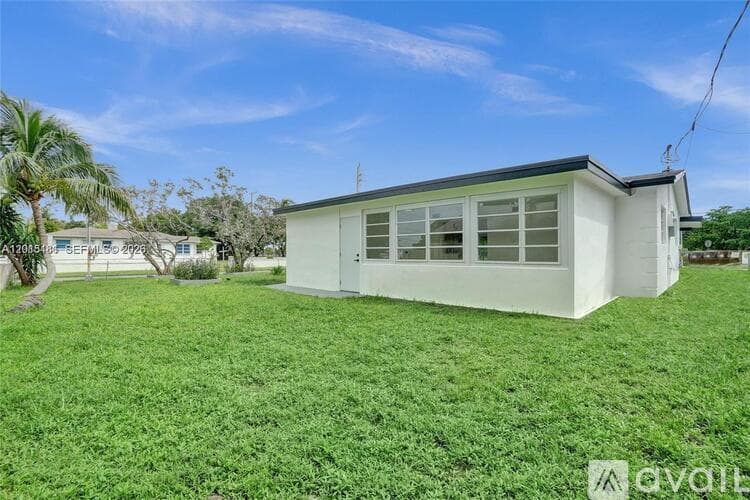 Pompano Beach House: 1220 NE 8th St