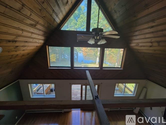 Middleborough Apartment: 78 Plympton Street