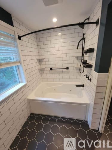 Middleborough Apartment: 78 Plympton Street