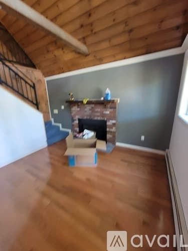 Middleborough Apartment: 78 Plympton Street