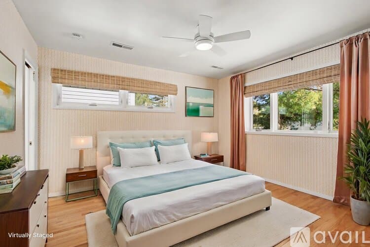 Ogden Dunes House: 31 Shore Drive
