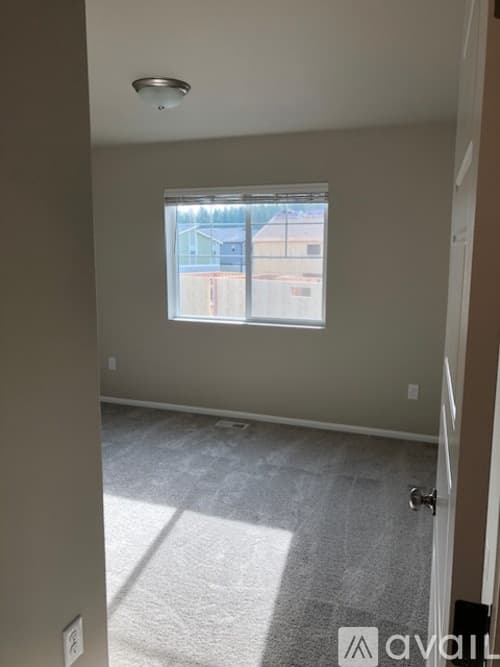 Black Diamond House: 23281 Southeast Fir Street