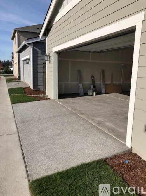 Black Diamond House: 23281 Southeast Fir Street