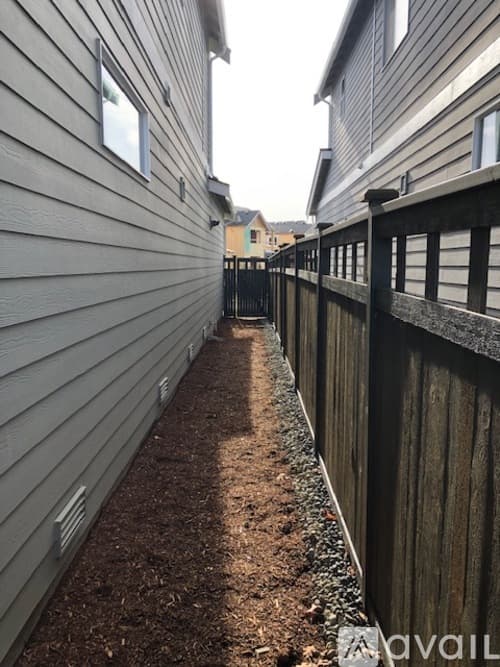 Black Diamond House: 23281 Southeast Fir Street