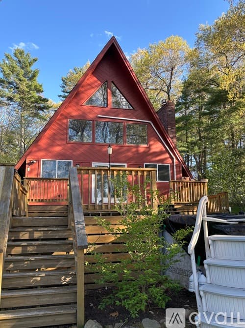 Middleborough Apartment: 78 Plympton Street