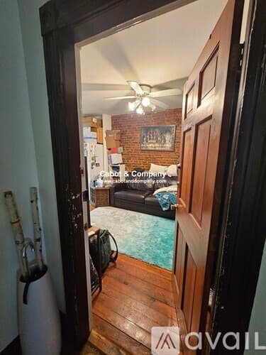 Boston Apartment: 22 Mead St