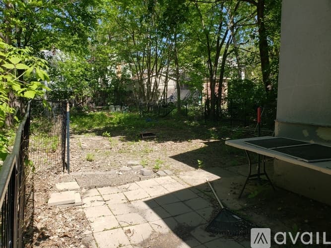 Madison House: 816 E Johnson St