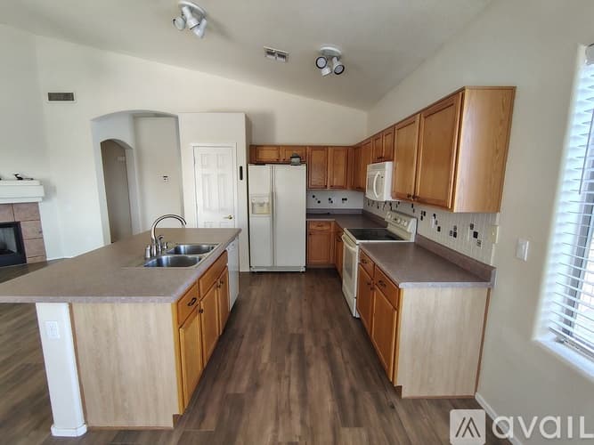 Mesa House: 2348 N Malachite