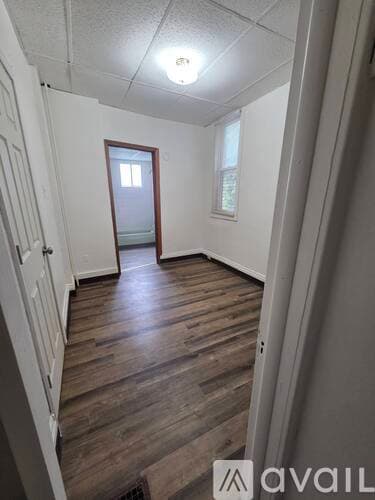 McKees Rocks Apartment: 705 Russellwood Avenue