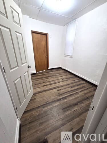 McKees Rocks Apartment: 705 Russellwood Avenue