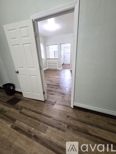 McKees Rocks Apartment: 705 Russellwood Avenue