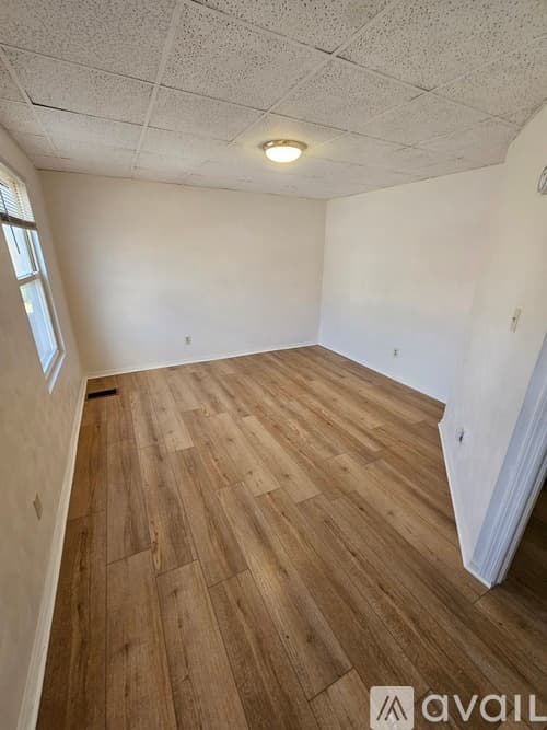 McKees Rocks Apartment: 705 Russellwood Avenue