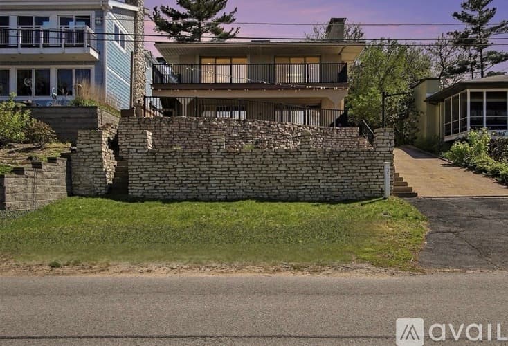 Ogden Dunes House: 31 Shore Drive