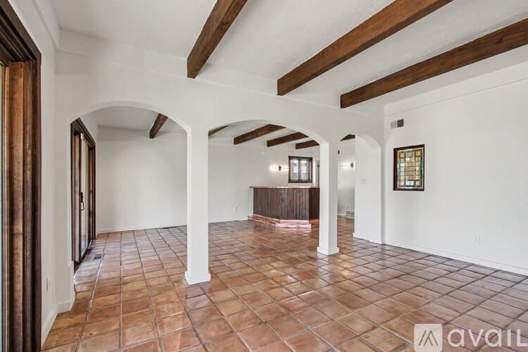 Ogden Dunes House: 31 Shore Drive