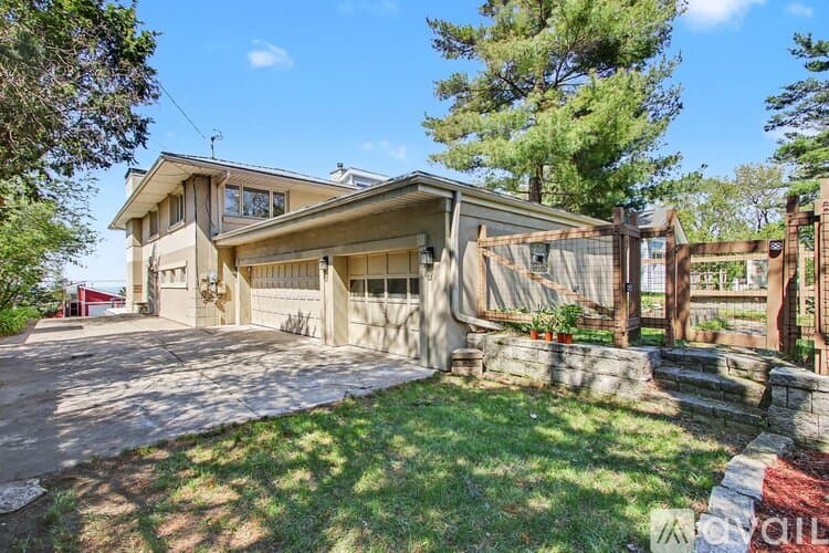 Ogden Dunes House: 31 Shore Drive