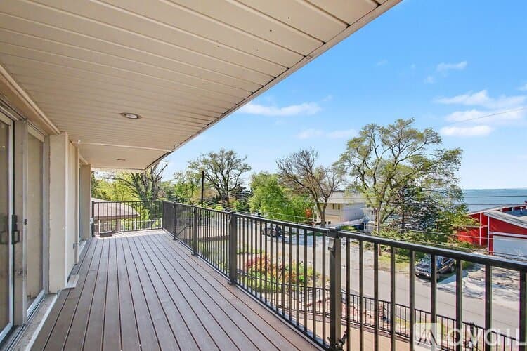 Ogden Dunes House: 31 Shore Drive