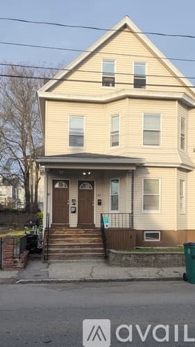 Lowell Apartment: 182 Pleasant Street